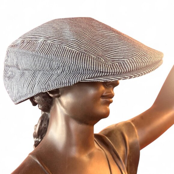 The Levi’s Denim Striped Newsboy Cap is a vintage style hat made from 100% cotto - Picture 1 of 15